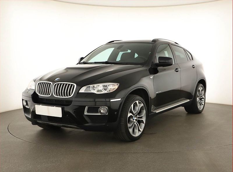 BMW X6 (2013) M Paket xDrive40d - fotka 2 z 12
