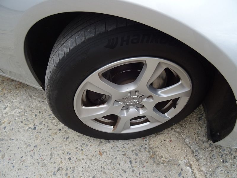 Audi A4 (2012) 2.0TDi,100kW,1maj,S.kniha,ALU - fotka 20 z 20
