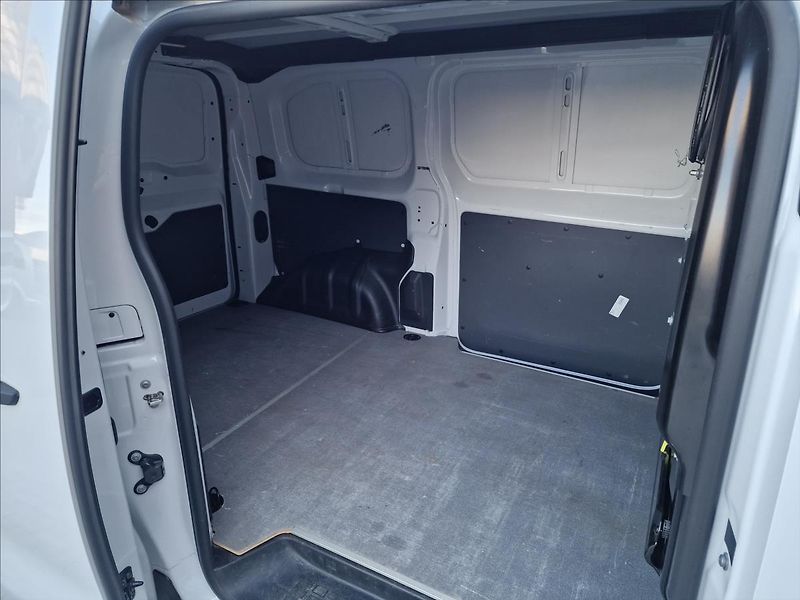 Toyota ProAce 2.0 D-4d 106kW L1, ČR, 1.Maj. - fotka 16 z 46
