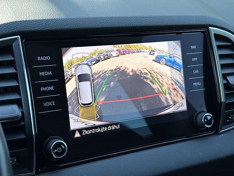Škoda Karoq (2023) 1.5 TSI DSG Style+ - fotka 13 z 36