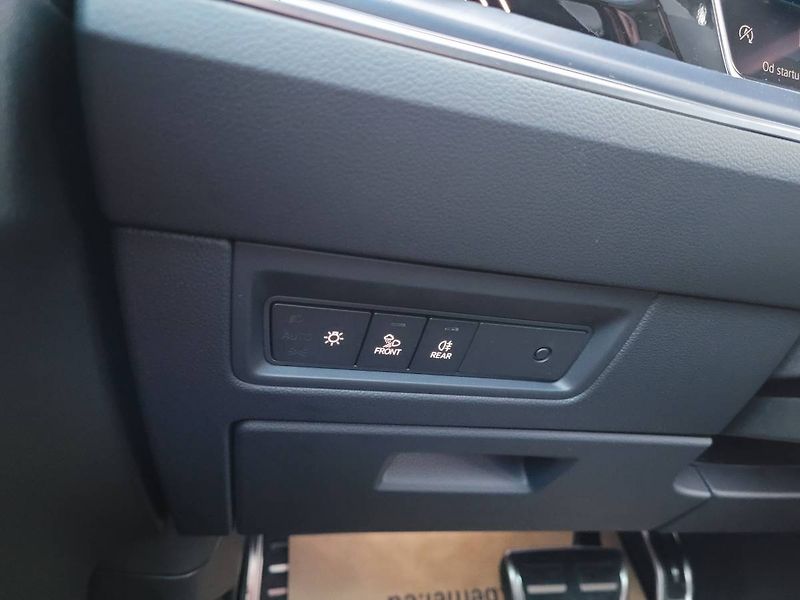 Volkswagen Touareg Final Edition R-Line  3,0 TDI - fotka 43 z 64