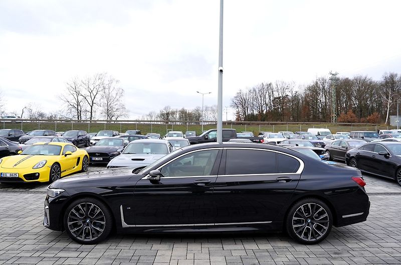 BMW Řada 7 750 Ld xDrive/Laser/M paket/ČR - fotka 3 z 50