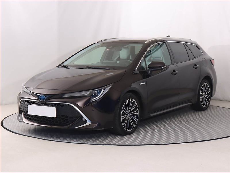 Toyota Corolla (2020) Executive 2.0 Hybrid - fotka 2 z 21