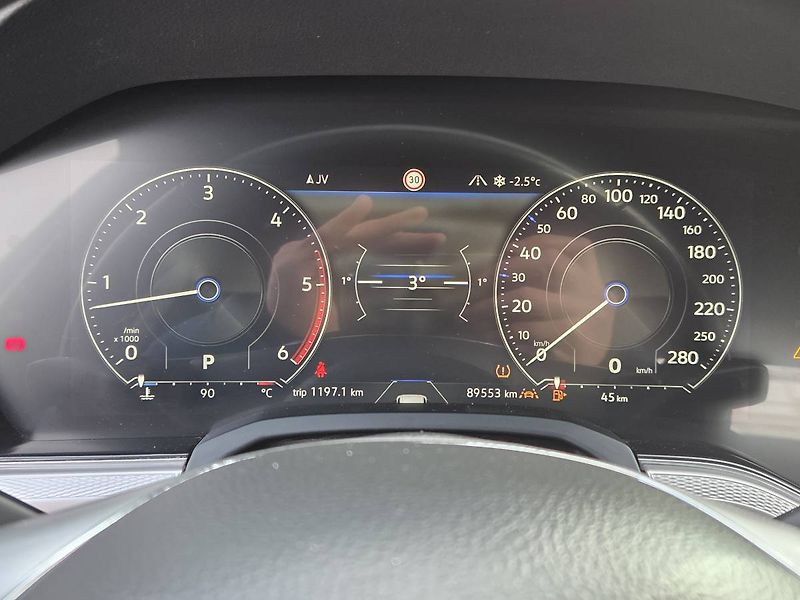 Volkswagen Touareg (2019) 3.0 TDI DSG Vzduch - fotka 19 z 42