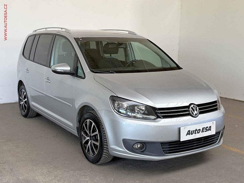 Volkswagen Touran (2014) 2.0 TDi, Comfortline, DSG - fotografie inzerátu