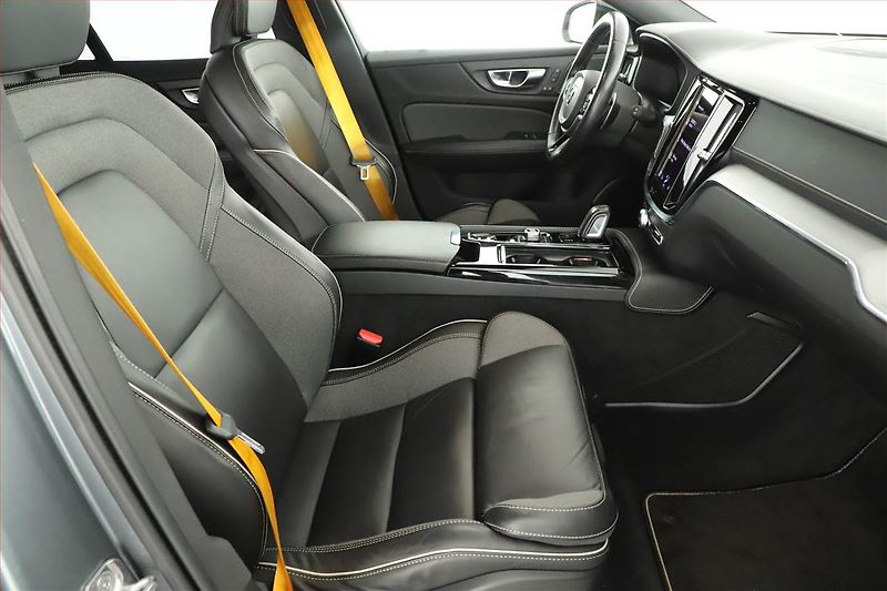 Volvo V60 (2020) T8 Polestar - fotka 7 z 20