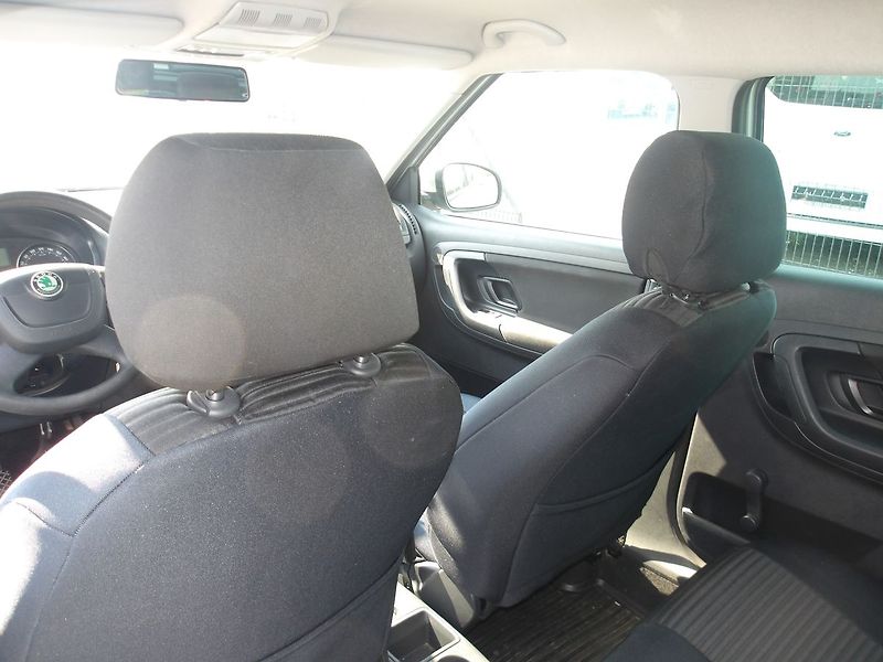 Škoda Fabia 1,2TSi 63kW ČR KLIMA ! - fotka 21 z 36