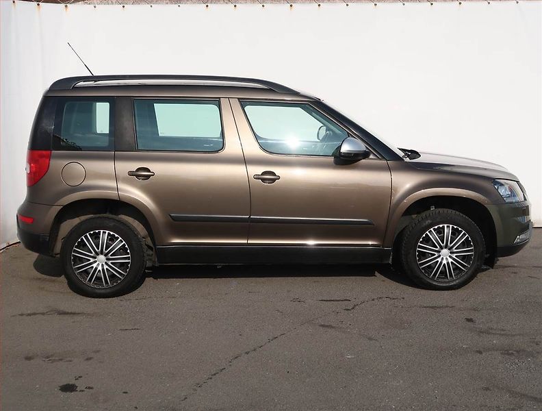 Škoda Yeti (2015) 1.6 TDI, Tempomat - fotka 6 z 17