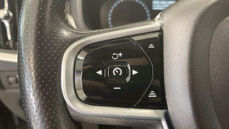 Volvo V90 (2018) Kombi Inscription 2.0 TDI 110k - fotka 25 z 38
