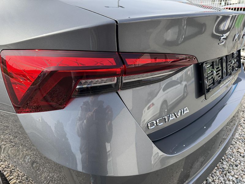 Škoda Octavia IV 2,0 TDi - Ambition PLUS - fotka 82 z 86