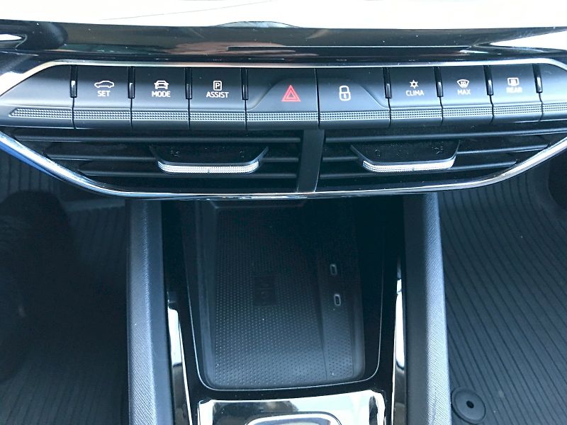 Škoda Octavia (2021) COM M-HEV STY TS 110/1.5 A7F - fotka 27 z 31