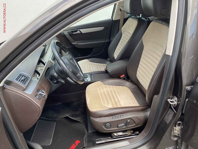 Volkswagen Passat (2012) 2.0 TDi 4x4, Highline, DSG - fotka 9 z 19