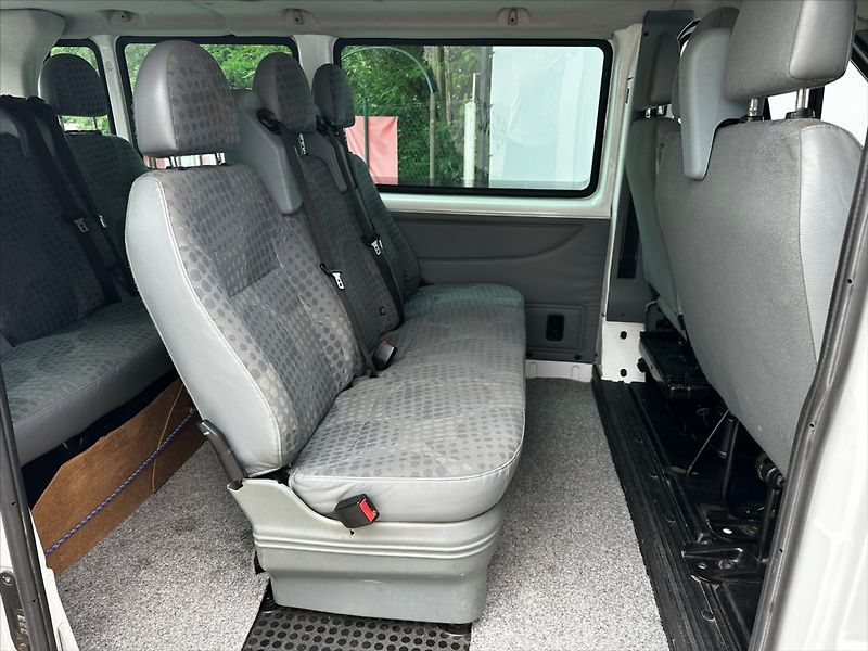 Ford Transit 2.2 TDCi 74kW 9 míst L1H1 - fotka 13 z 36