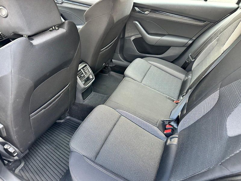 Škoda Octavia (2023) 2.0 TDI 85kW Ambition Combi - fotka 19 z 22