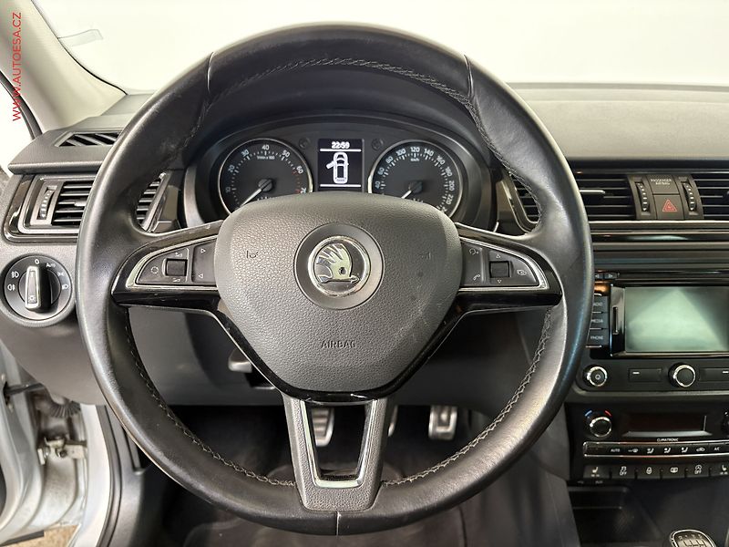 Škoda Rapid (2014) 1.2 TSi, Style, xenon, panor - fotka 16 z 16