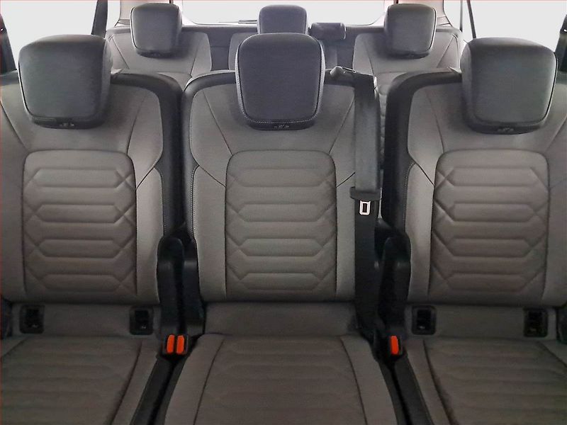 Volkswagen Caravelle (2025) 2.0 TDI 4Motion - fotka 10 z 27