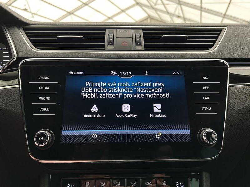 Škoda Superb 2.0 TDI L & K - fotka 8 z 34