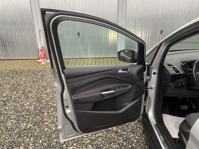 Ford C-MAX 1.5TDC-i 120PS NEW MODEL NAVI! - fotka 93 z 155
