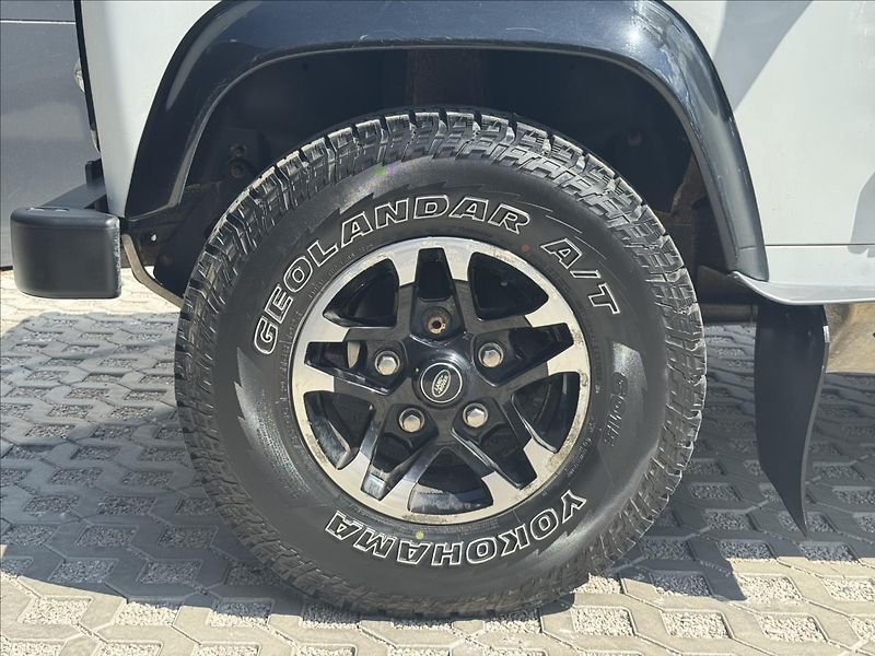 Land Rover Defender 2,2 110 TD4 STW Adventure ČR - fotka 21 z 25