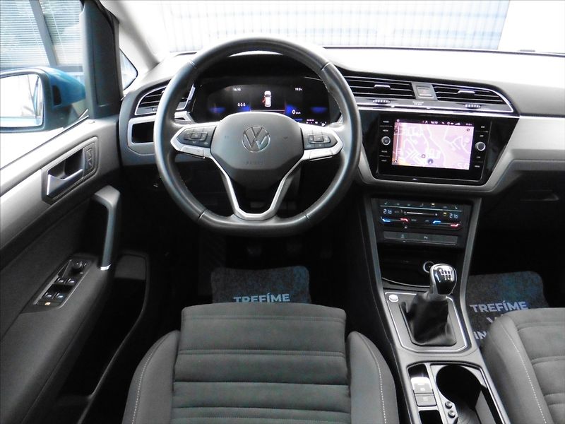 Volkswagen Touran 1,5 TSi Highline Navi - fotka 9 z 18