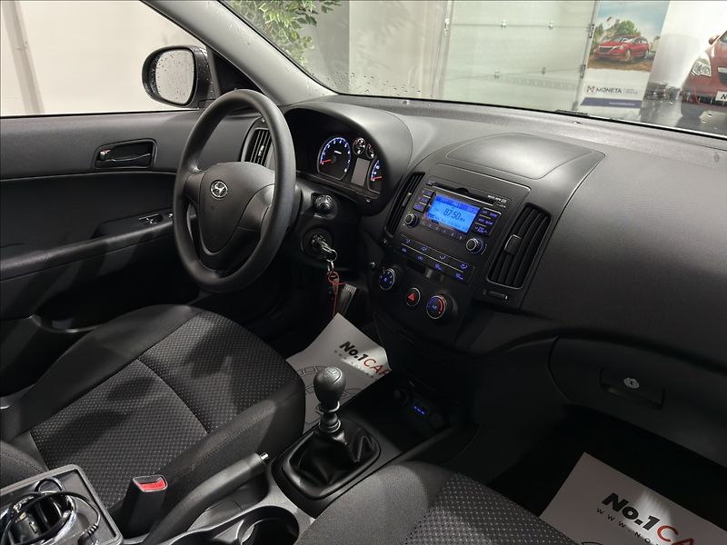 Hyundai i30 1,4   CVVT 95.000KM KLIMA - fotka 14 z 25