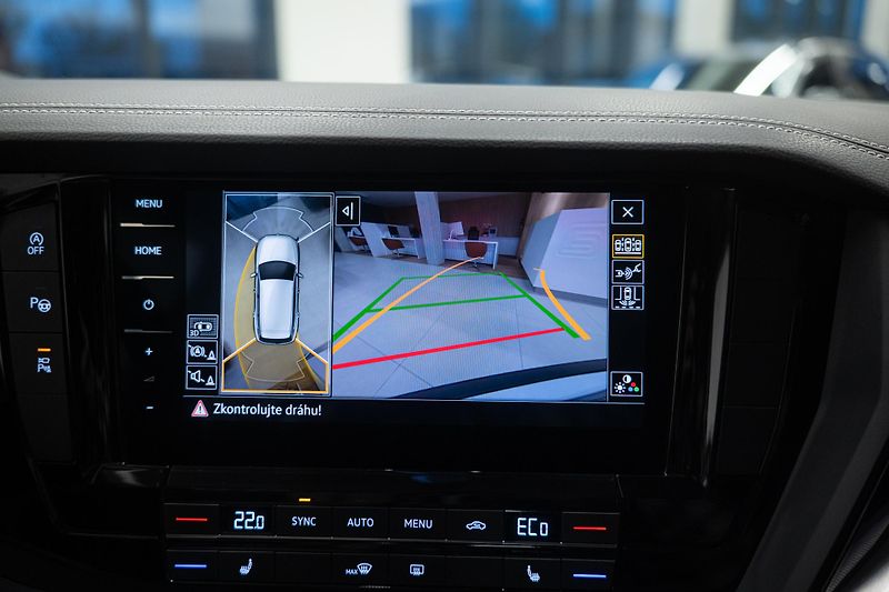 Volkswagen Touareg (2022) 3.0TDI 210KW 4X4 1ČR NOVÁ CENA - fotka 36 z 39