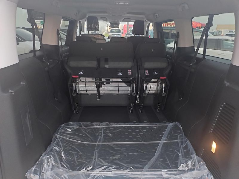 Toyota ProAce Verso (2025) 2.0 6M/T Business Comfort - fotka 7 z 13