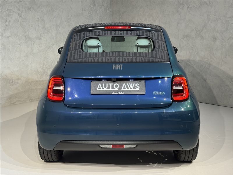 Fiat 500e La Prima Kamera LED Assist - fotka 10 z 44