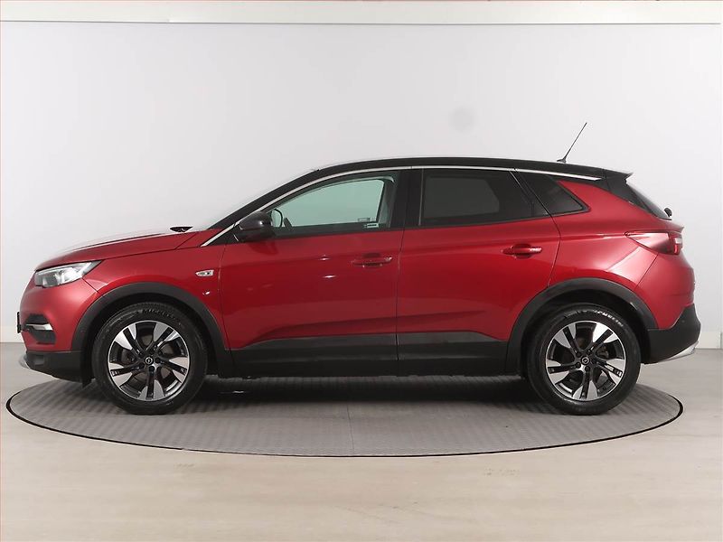 Opel Grandland X (2019) 1.2 Turbo, ČR,1.maj - fotka 3 z 17