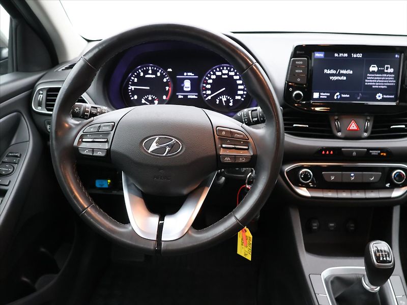 Hyundai i30 1,0 T-GDI 88kW Comfort CZ - fotka 19 z 33