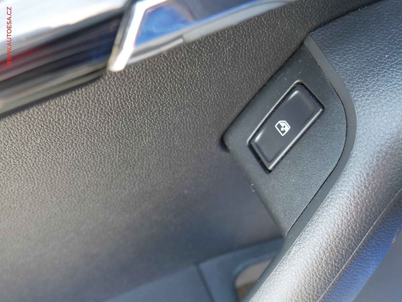 Škoda Octavia (2019) 1.6TDi, ČR, Navi, LED, AC - fotka 12 z 20