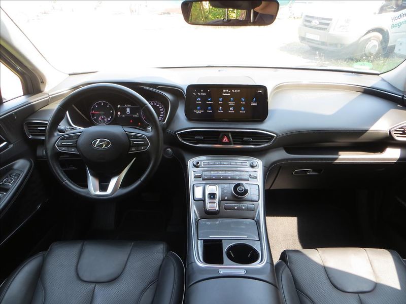 Hyundai Santa Fe 2,2 CRDi 142kW AUT Smart ČR - fotka 29 z 29