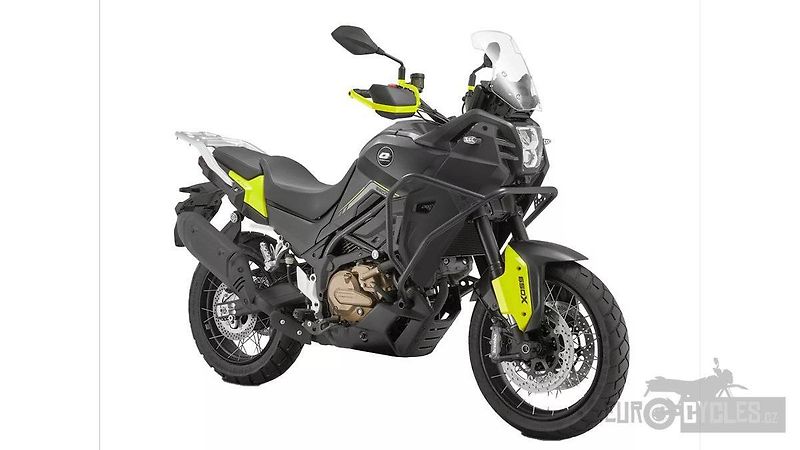 QJ Motor (2026) SVT 650 X, akce kufry zdarma - fotka 1 z 9