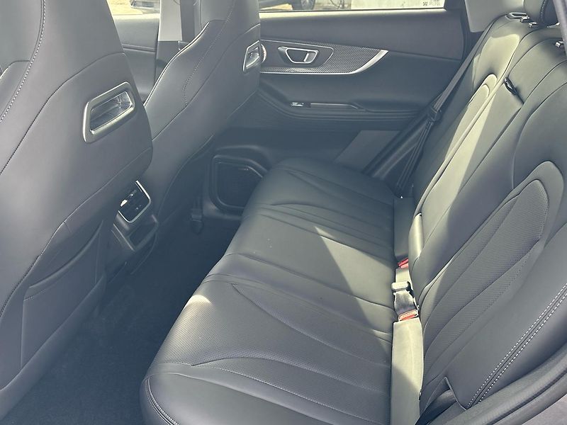Chery Tiggo 7 PHEV (2026) UNIQUE 1.5 T-GDI  - fotka 7 z 29