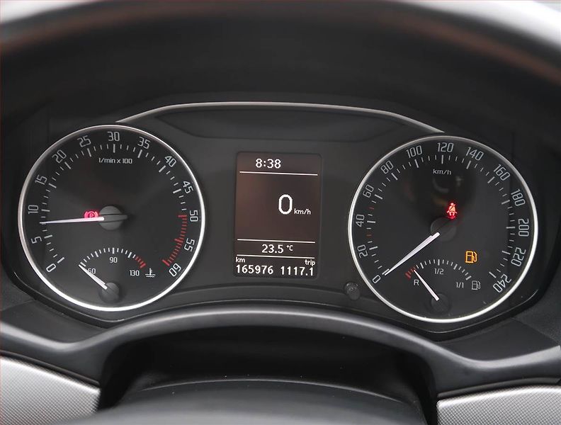 Škoda Octavia (2011) Elegance 1.6 TDI, Tempomat - fotka 11 z 18