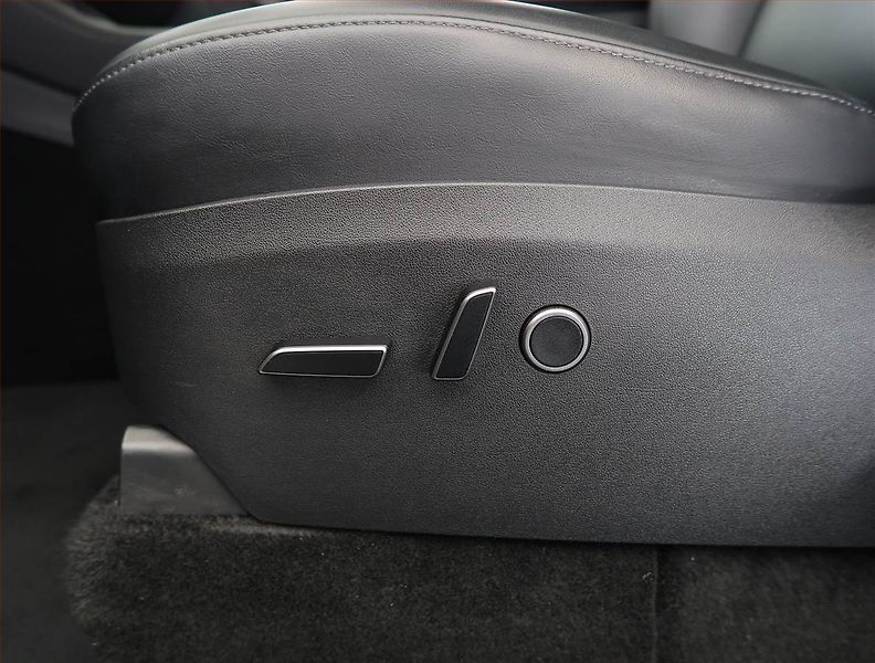 Tesla Model Y (2023) Long Range AWD 79kWh, SoH 91% - fotka 31 z 33