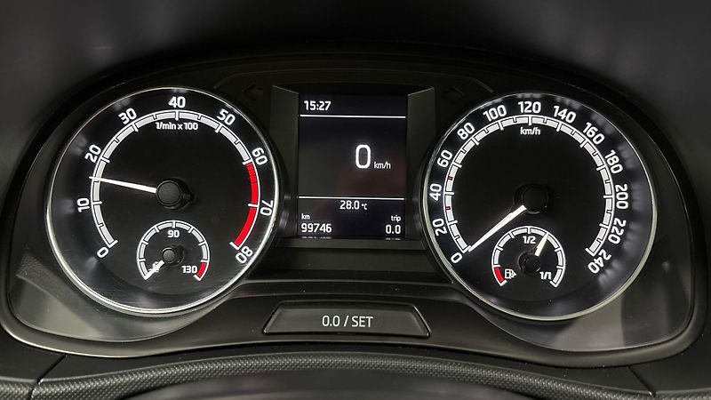 Škoda Fabia 1.0 TSI Black Combi - fotka 10 z 23