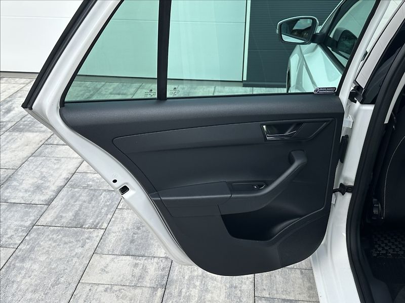 Škoda Fabia 1,0 TSI 95PS  Ambition Top - fotka 15 z 52