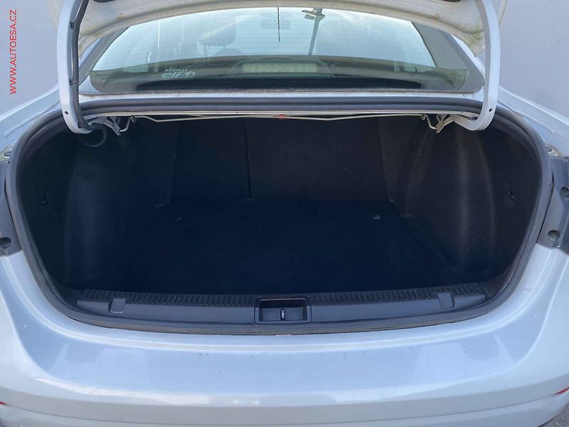 Renault Fluence (2012) 1.6 16V, AAC, tempo - fotka 7 z 16
