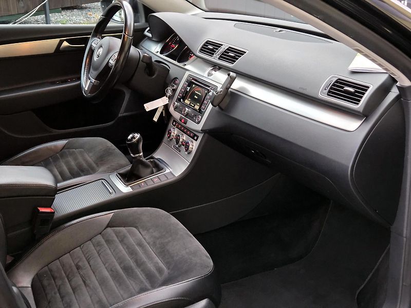 Volkswagen Passat TDi Highline, SERV.KNIHA       - fotka 31 z 51
