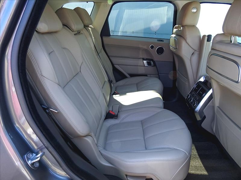 Land Rover Range Rover Sport 4,4 HSE SDV8 1. MAJITEL ČR - fotka 26 z 36