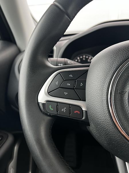 Jeep Renegade 1.5T MHEV T4 Aut. Limited DPH  - fotka 9 z 21