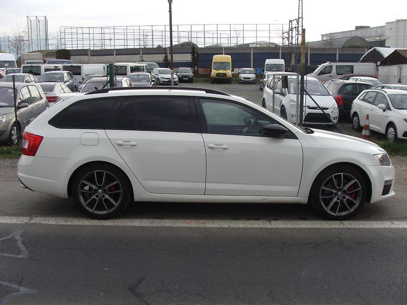 Škoda Octavia 2.0 TDi, 135 kW, RS, klima - fotka 6 z 26