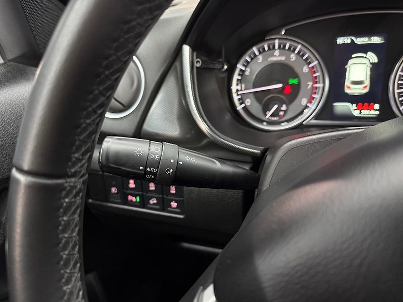 Suzuki Vitara (2023) 1.4 BoosterJet Mildhybrid Prem - fotka 16 z 29