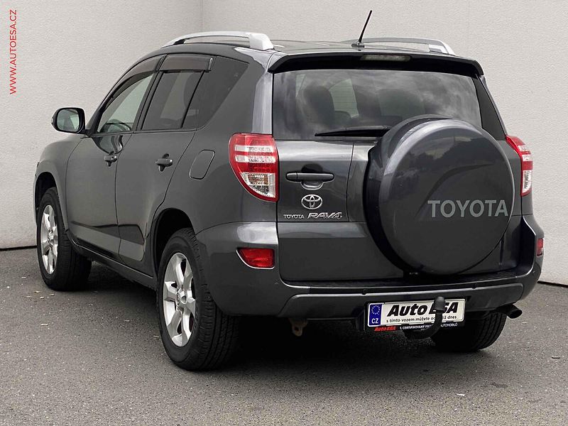 Toyota RAV4 (2010) 2.2D-4D 4x4, AC, výhřev sed. - fotka 6 z 19