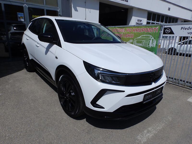 Opel Grandland (2023) 1.2Turbo 96kW - fotka 3 z 36