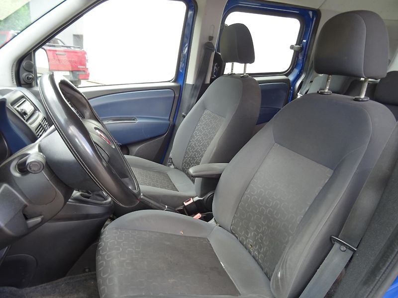 Fiat Dobló (2011) 1.3 JTD 66kw MAN5 - fotka 14 z 24