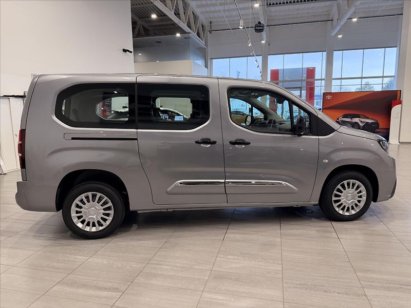 Toyota ProAce City Verso (2025) 1,5 Diesel (130hp)  8AT LWB 7M - fotka 5 z 9
