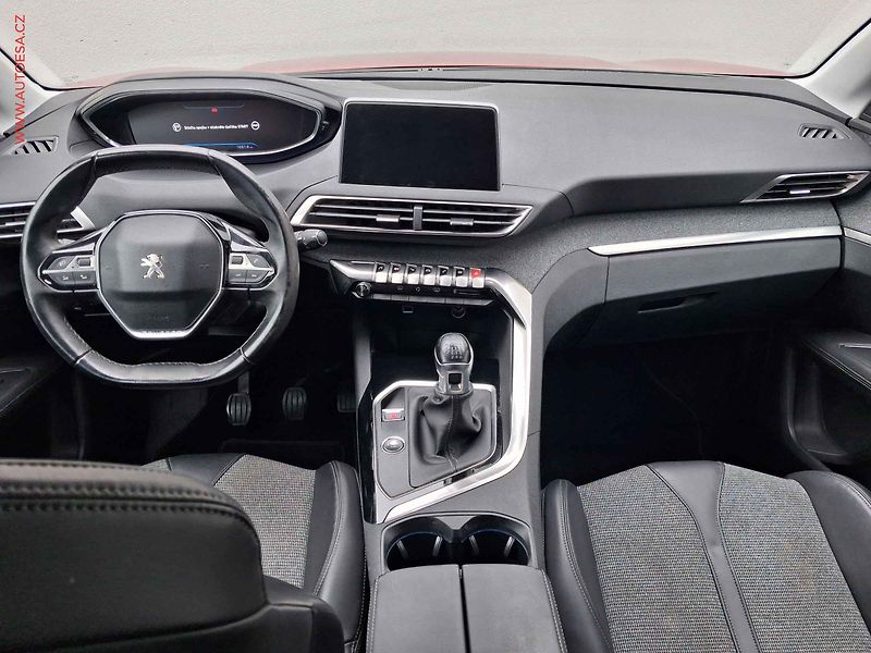 Peugeot 3008 (2018) 1.2 PT, Allure, navi, kamera - fotka 8 z 17