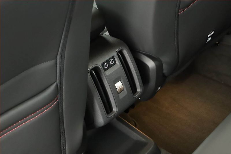 Mini Countryman (2025) S All4, JCW, HUD, Kamera - fotka 17 z 20